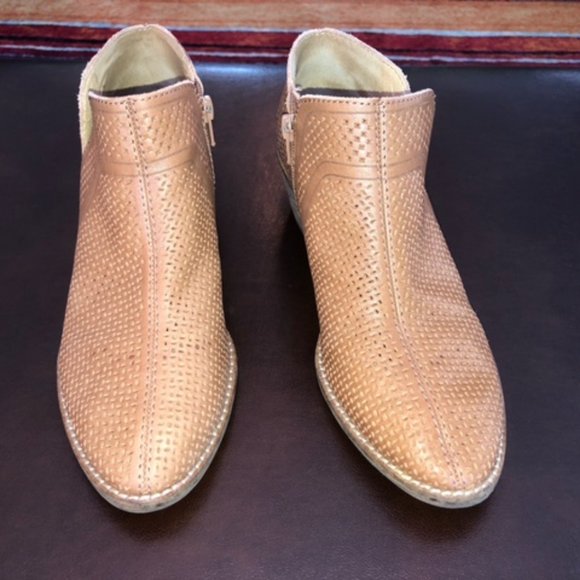 Lucky Brand Feyan Ankle Bootie 7.5 - Picture 2 of 4